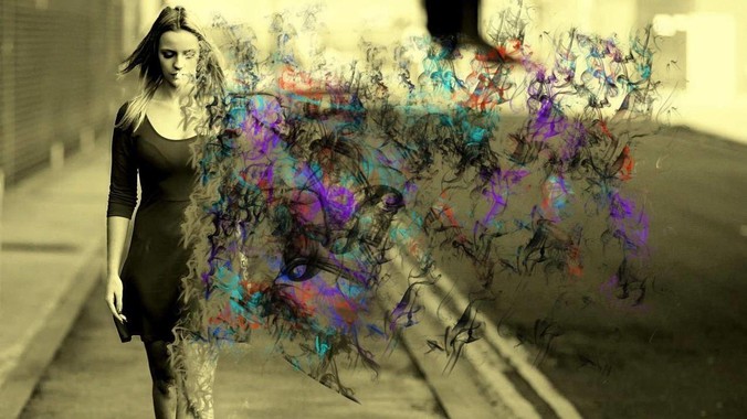 做客孩子临走时带走几只玩具，我的孩子抗拒并一直哭，要怎么开导？